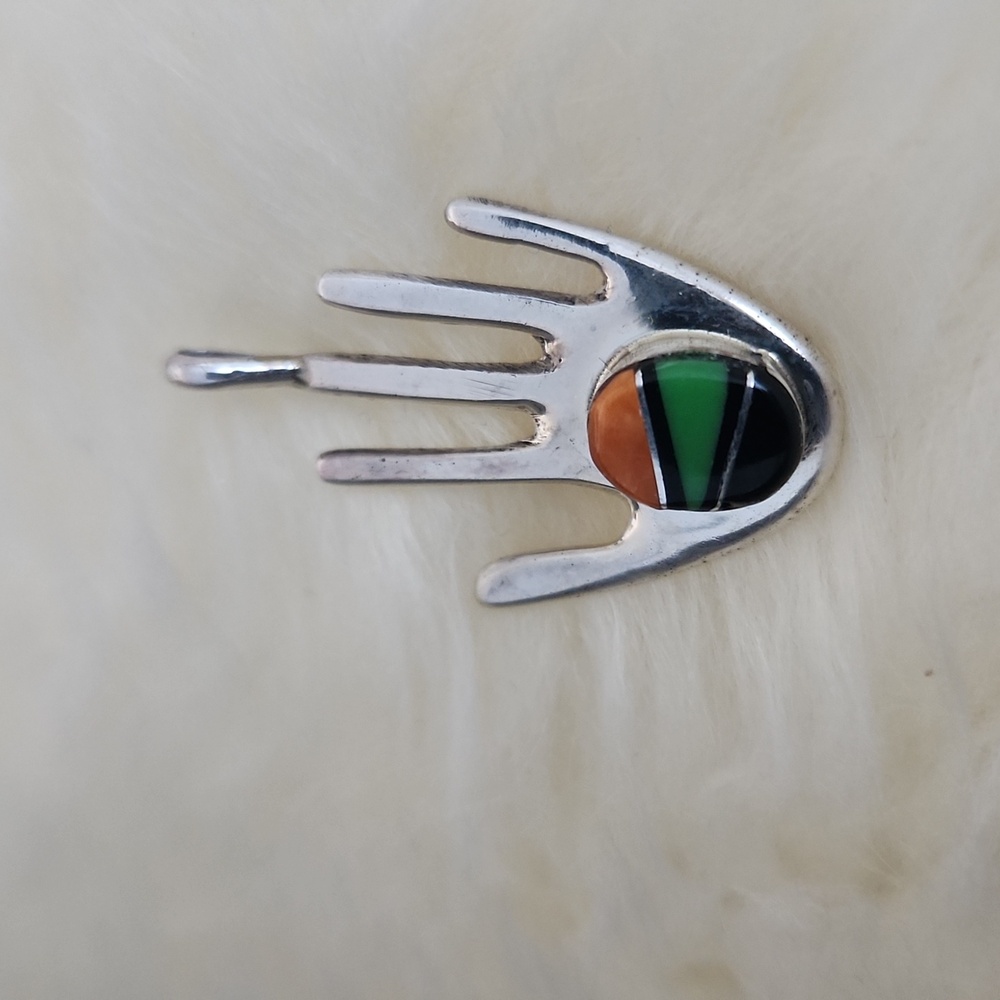 Beautiful NWOT Native American Navajo Multi-stone Inlaid Hand Pendant 🖤🤚❤️ - Picture 6 of 9